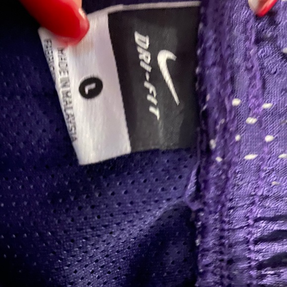 Kids Nike shorts - Picture 2 of 3